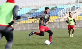 کالدرون اجازه نمی داد در رختکن تیم لباس عوض کنم