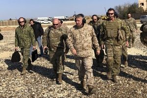 فرمانده سنتکام: آمریکا به حضور در سوریه پایبند است؛ مأموریت علیه داعش ادامه دارد