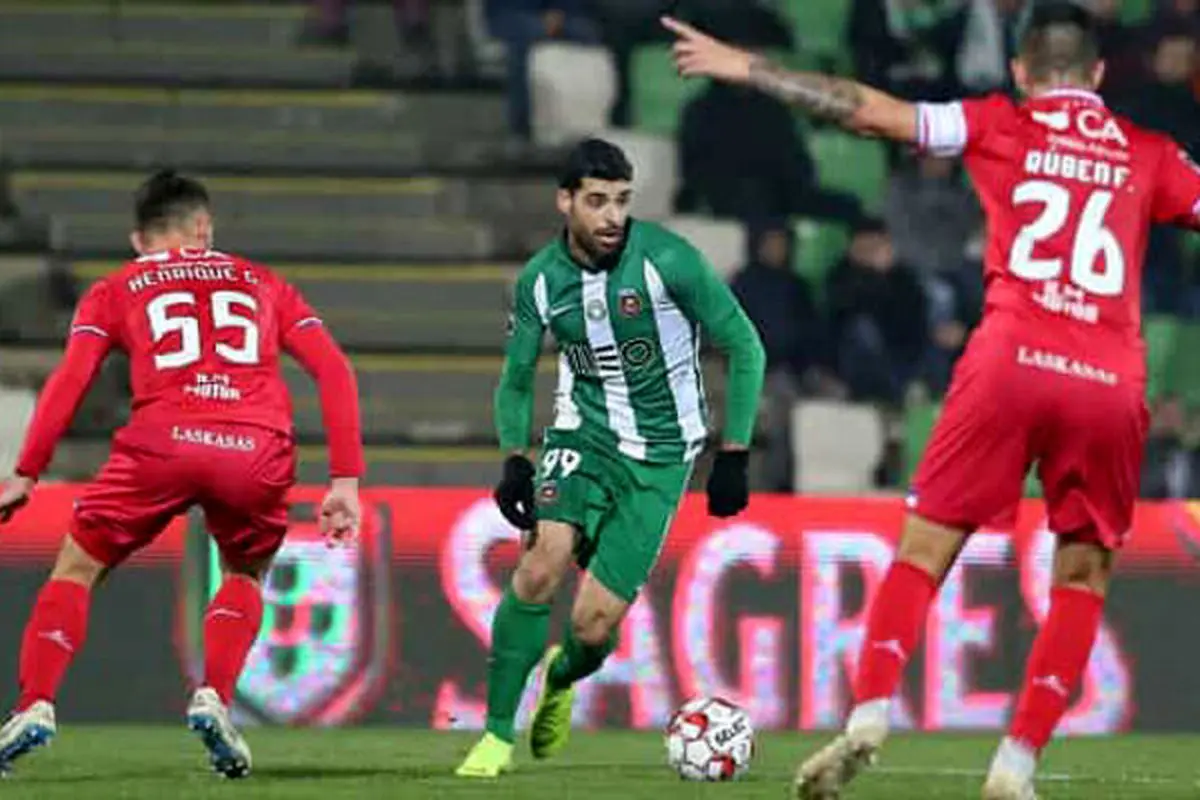 مهدی طارمی روی جلد روزنامه پرتغالی