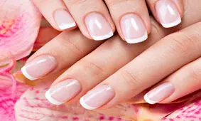 هر آنچه درباره‌ کاشت ناخن ژله‌ای باید بدانید