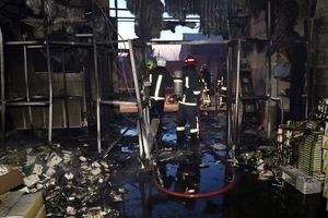 آتش سوزی در انبار دارو در شمال شهر مشهد