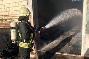 مهار آتش‌سوزی در کارگاه مبل‌سازی