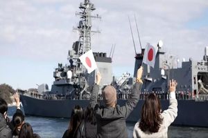 ناوشکن ژاپنی عازم دریای عمان شد