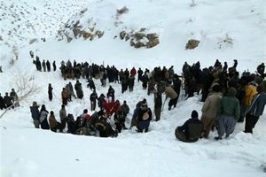 ۱۴ ‌کوله‌بر‌ گرفتار در برف ‌و کولاک سقز نجات یافتند ‌