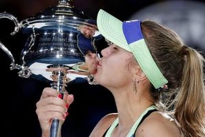 تنیس باز ۲۱ ساله اولین قهرمانی در گرند اسلم را در ملبورن جشن گرفت