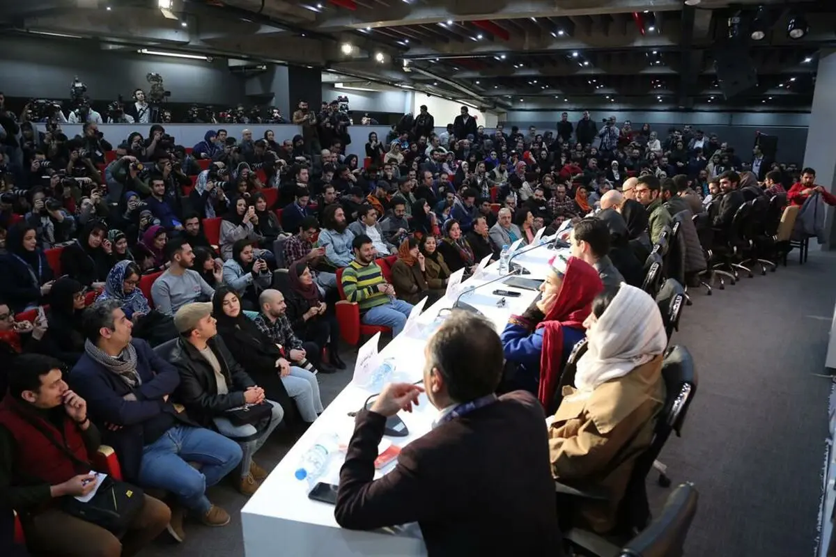 جشنواره فجر ۹۸؛ پانته‌آ بهرام: پلیس به جای خلافکاران واقعی افرادی دیگر را دستگیر می‌کند/محمد کارت: هرکدام از ما یک گنده‌لات درون داریم