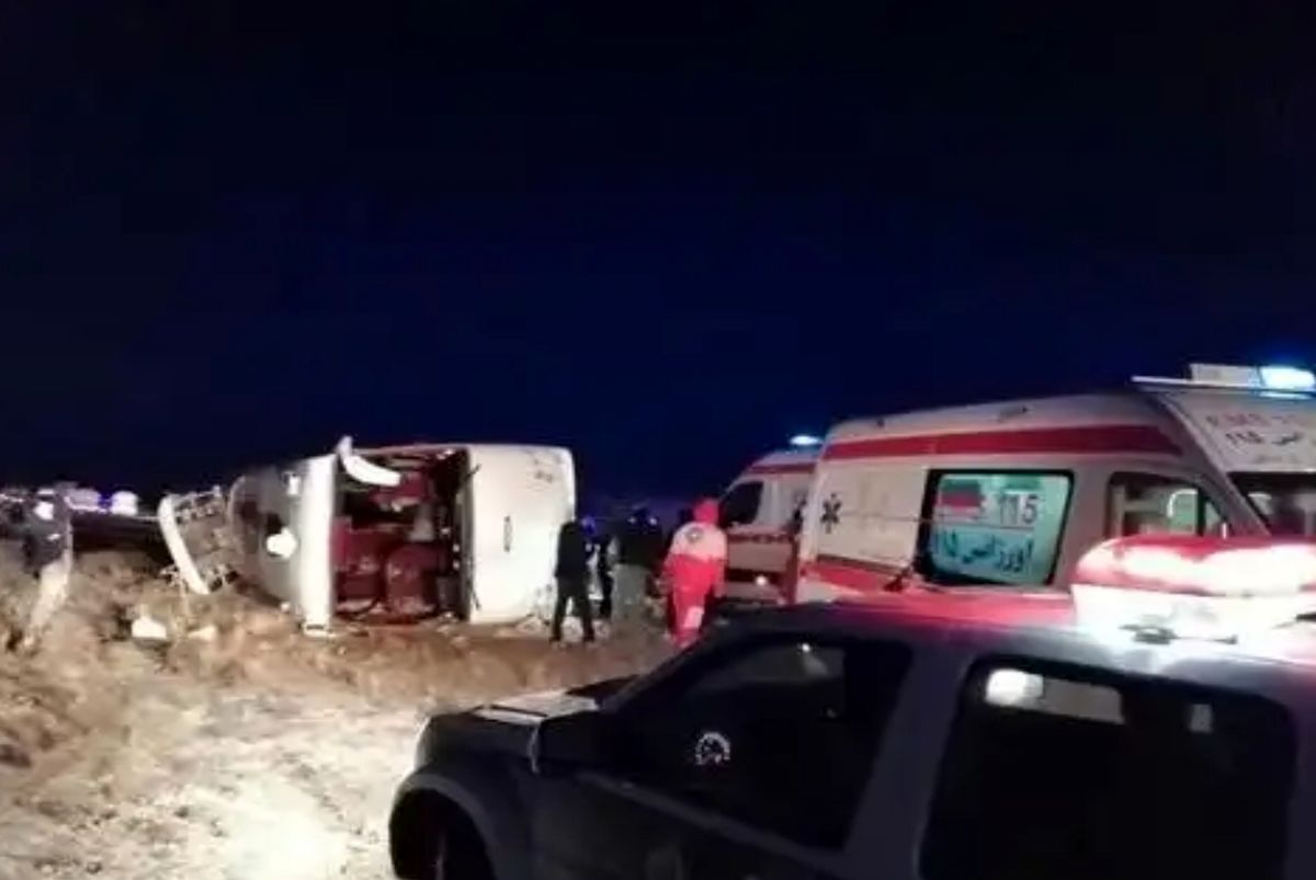 سه کشته و ۲۱ مصدوم در واژگونی اتوبوس در محور زنجان به قزوین