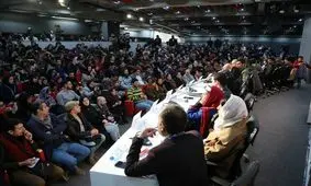 حاشیه‌نگاری بر متن روز دوم "ملت"