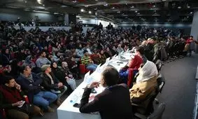 حاشیه‌نگاری بر متن روز دوم "ملت"