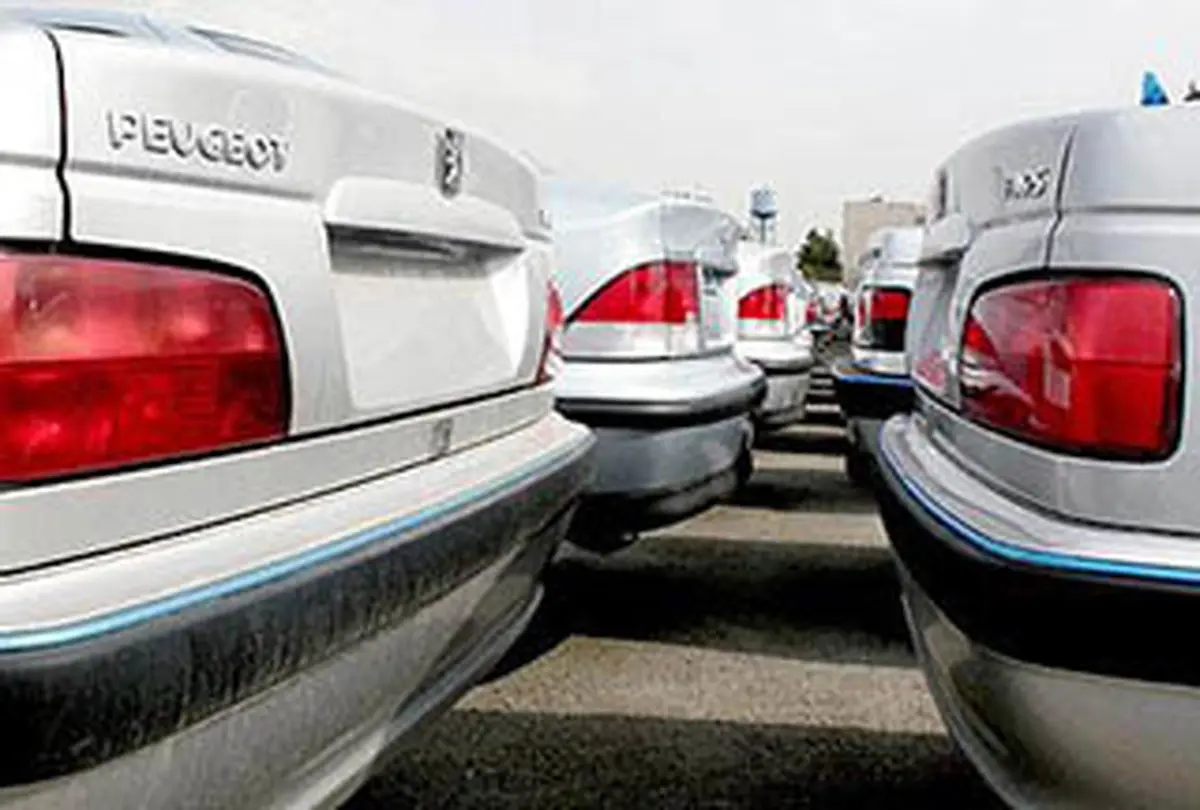 اینفوگرافی| ۴ خودروی پرفروش داخلی چقدر گران شده‌اند؟