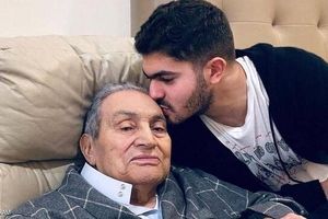 انتشار نخستین تصویر حسنی مبارک پس از ترخیص از بیمارستان