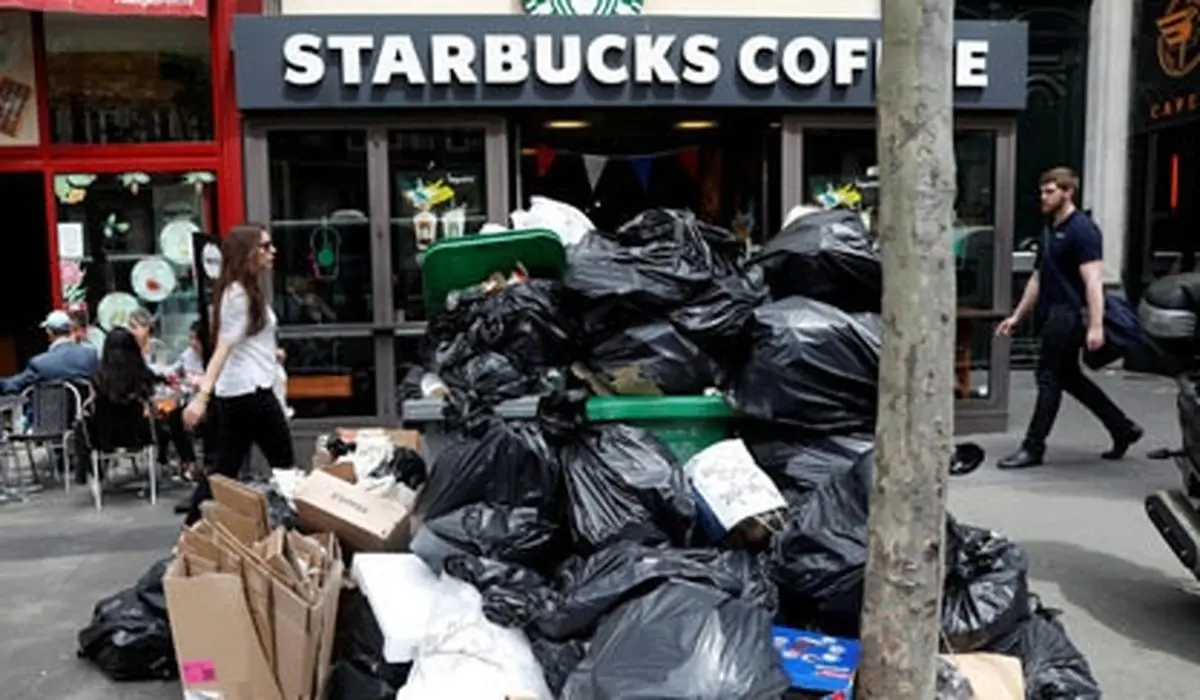 فیلم| خیابان‌های پاریس مملؤ از زباله شد