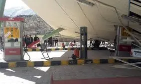 سقف پمپ بنزین قلعه‌رئیسی ریزش کرد / عکس