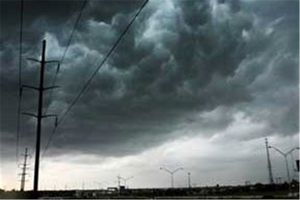‌تندباد ‌اردبیل را درمی‌نوردد