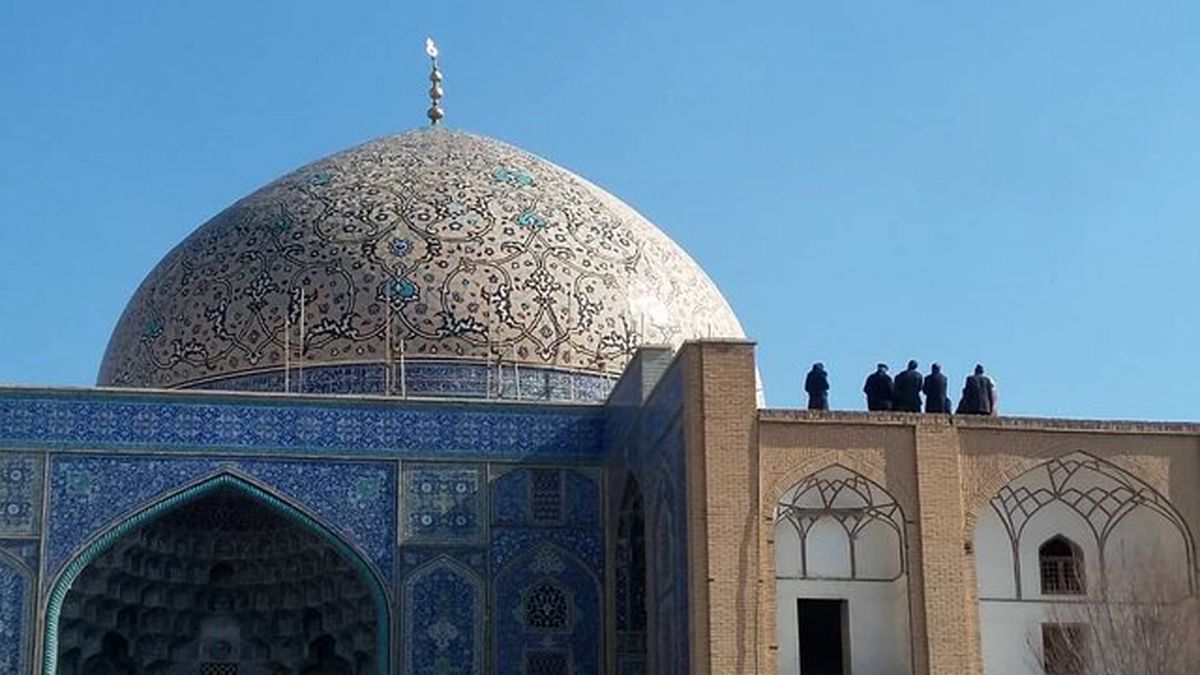 مرمت گنبد شیخ لطفالله هزار اشکال دارد