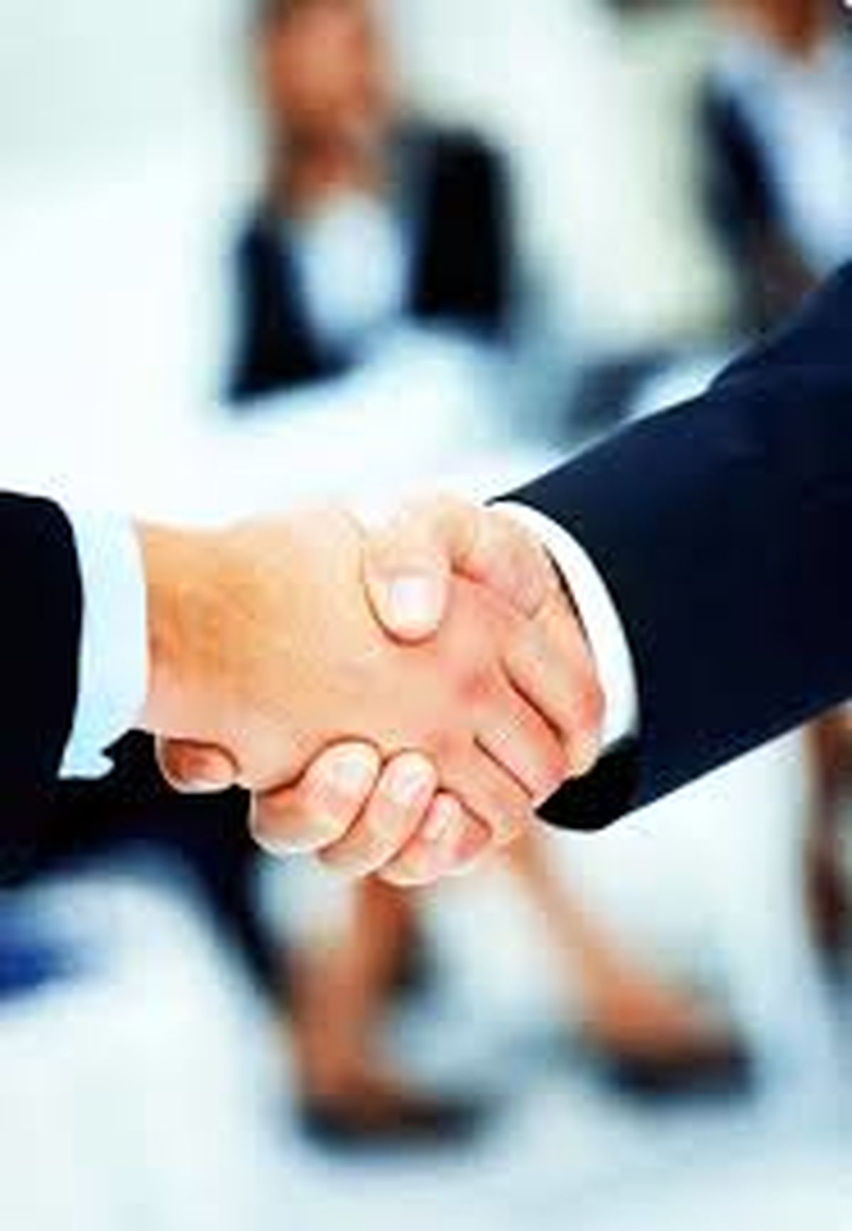 از آداب دست دادن چه می دانید ؟