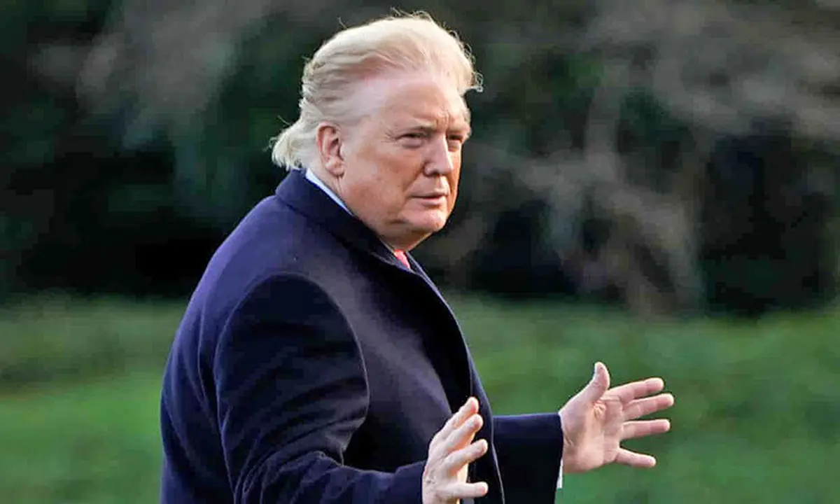 دعوای ترامپ با تصویر خودش / این چهره برنزه فتوشاپ و جعلی است