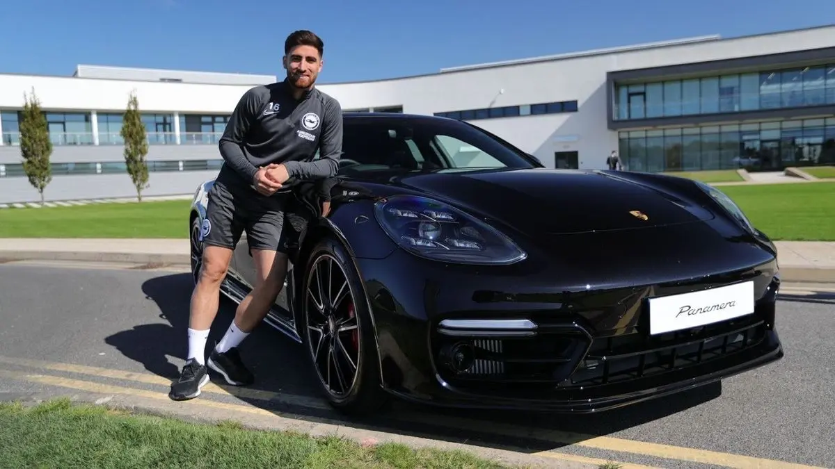 گفت‌وگویی کوتاه با جهانبخش درباره عکس‌هایش با پورشه