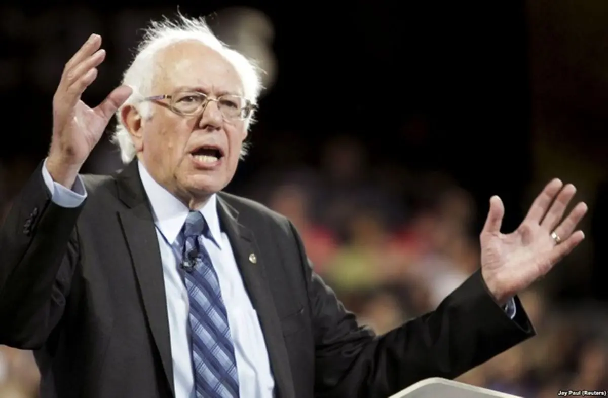 ترامپ یک نژادپرست زن‌باره است