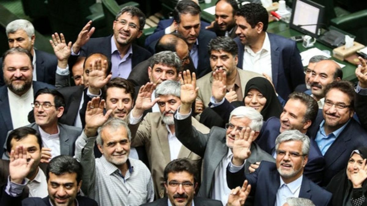 مجلس اصولگرایان سرگیجهای برای روحانی خواهد بود / حذف اصلاحطلبان از انتخابات به فروپاشی برجام منتهی خواهد شد