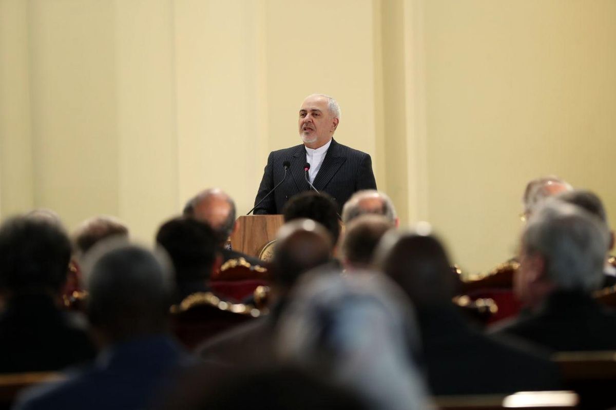 ظریف: هر کس در کنار آمریکا قهرمانان ملتهای منطقه را تروریست بداند قطعاً آیندهای در این منطقه نخواهد داشت