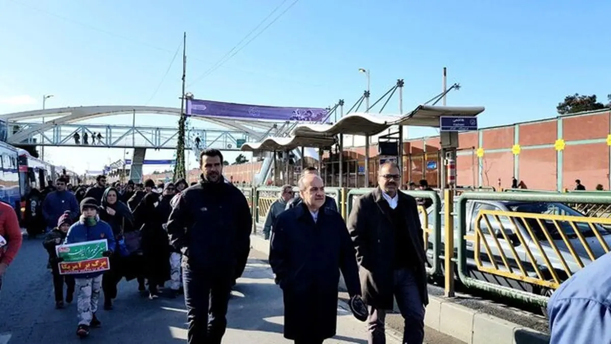 سلطانی‌فر: مردم ایران گوش به فرمان رهبری مقابل آمریکا ایستاده‌اند