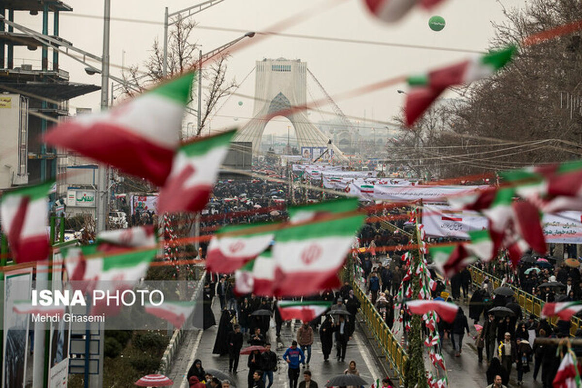 دست نوشته‌های جالب در راهپیمایی ۲۲ بهمن