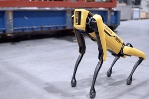 سگ رباتیک به دکل نفتی می‌رود