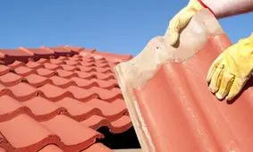 سوء‌استفاده ۲۵ هزار دلاری مرد تعمیرکار از آلزایمر یک پیرزن