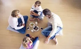 فواید غذا خوردن در حالت نشسته روی زمین