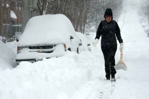 هزار نفر در برف و کولاک لرستان گرفتار شدند