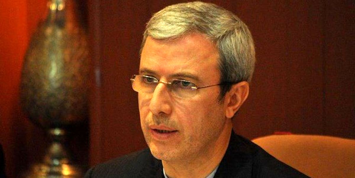 باید قانونی وضع شود که یک تیم نتواند همه بازیکنان ملی را بگیرد