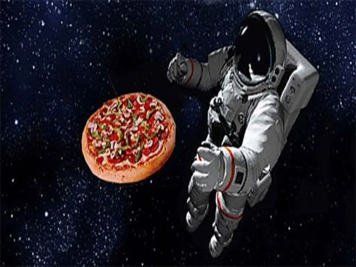 عجیب‌ترین وسایلی که از مدار کره زمین خارج شدند