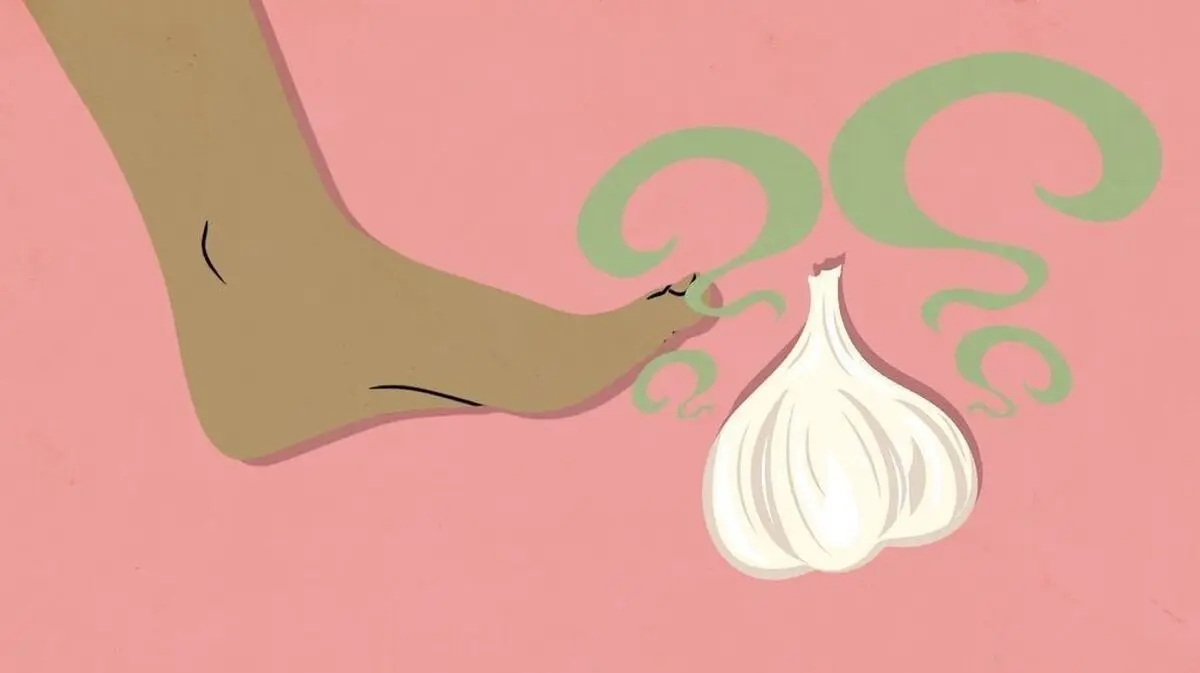 ترفند جالب چشیدن سیر با پا