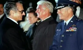 روایت هایزر از ملاقات با شاه ۵ روز پیش از خروج همیشگی‌اش از کشور