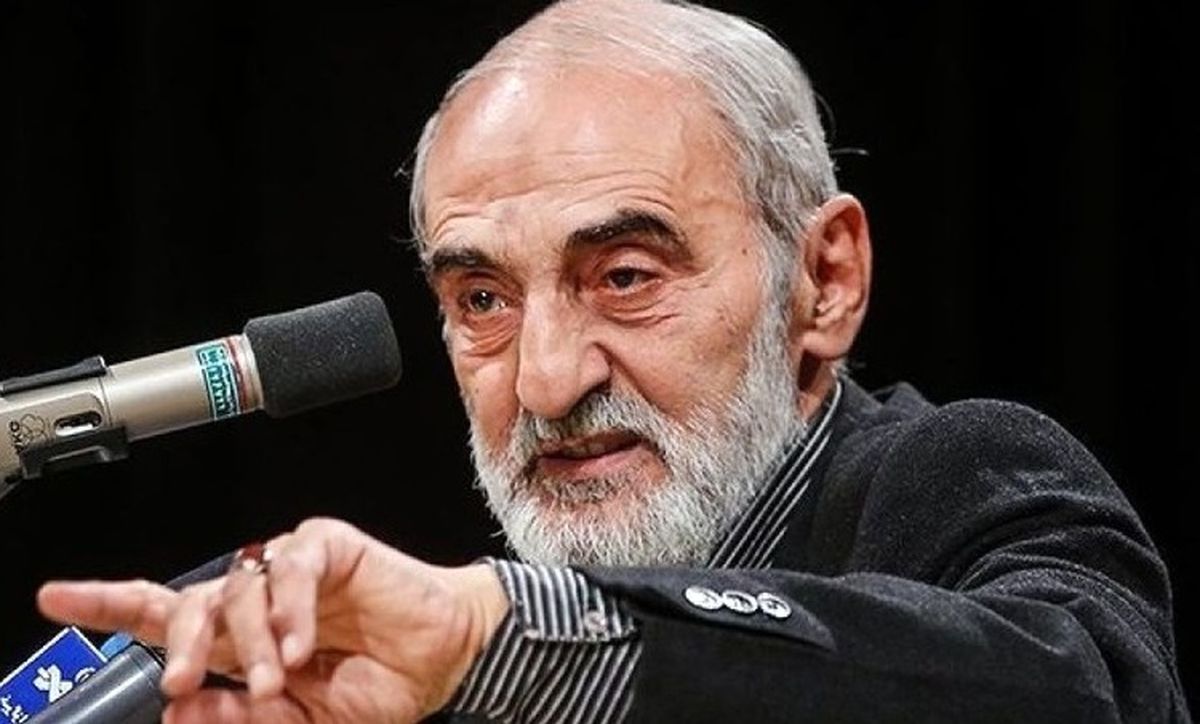 ادعای خارج از عرف حسین شریعتمداری: سفیر انگلیس هنگام بازداشت، دو بار خودش را خیس کرد !