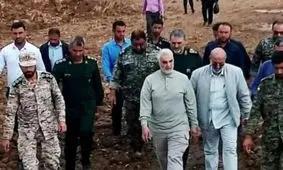 ماجرای بوسیدن دست یک پیرمرد سیل‌زده توسط سردار سلیمانی