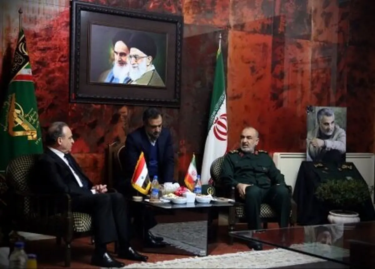 تا آخر کنار شما هستیم / میدان را ترک نمی کنیم تا تمامی دشمنان، سوریه را ترک کنند