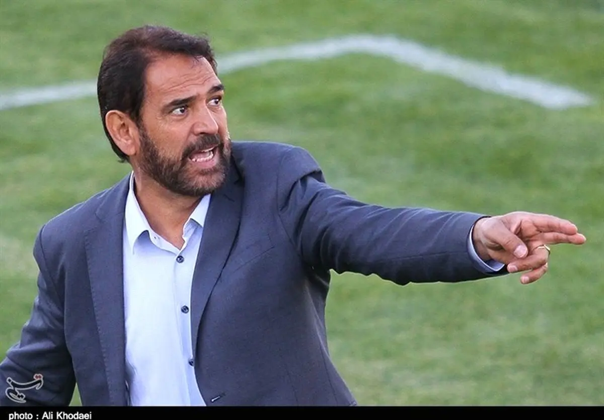 غیبت فیروز کریمی در نشست خبری