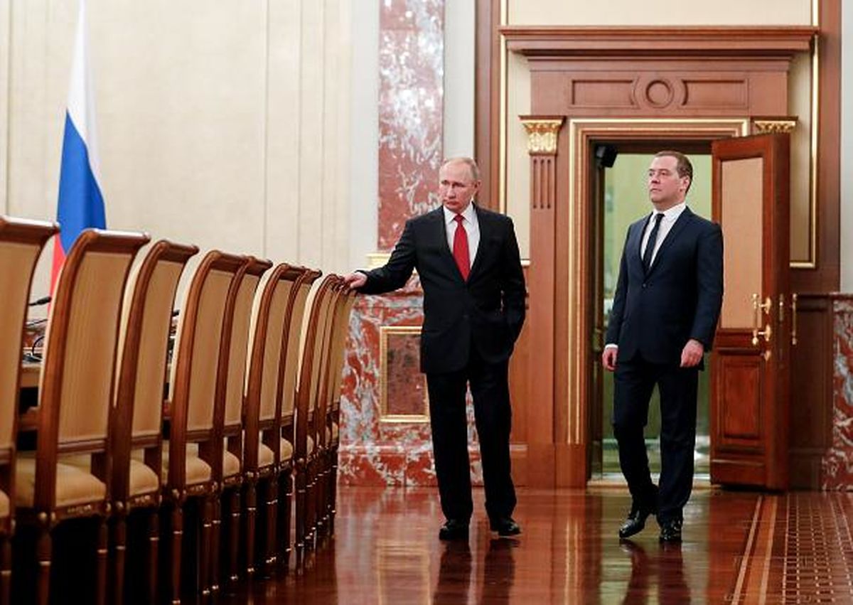 چرا کابینه‌ مدودوف پس از صحبت‌های پوتین استعفا داد؟