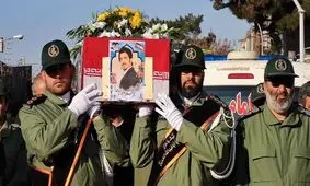 پیکر یکی از جان‌باختگان حادثه سقوط هواپیمای اوکراینی در سبزوار تشییع شد