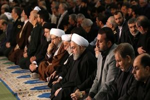 سیاسیون حاضر و غایب در نماز جمعه تاریخی دی 98