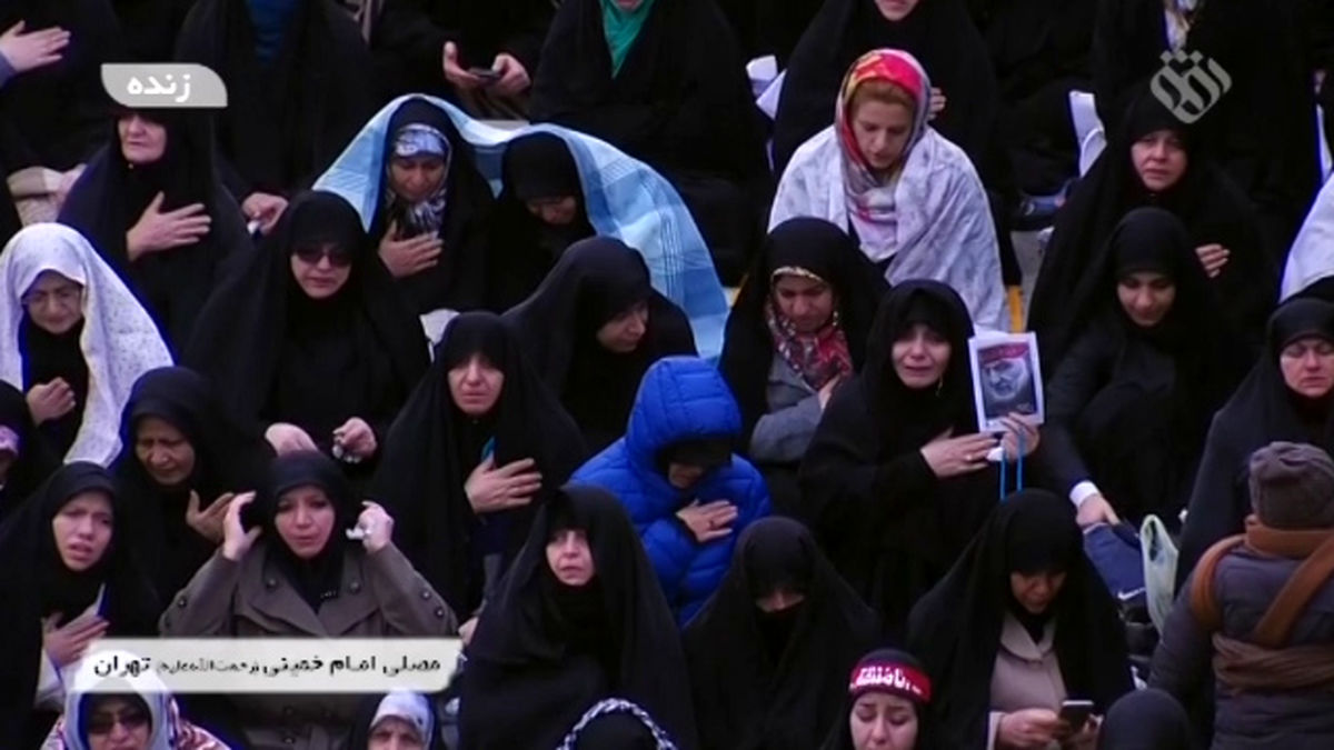 فیلم مداحی عجيب امروز، قبل از خطبههای نماز جمعه!