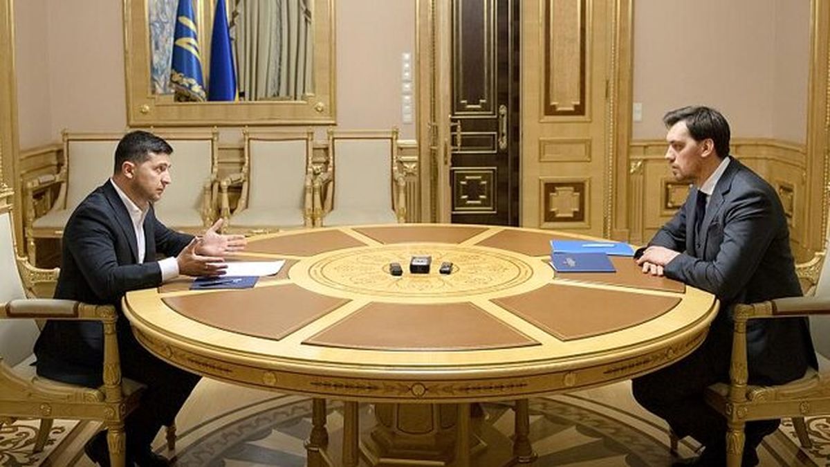 زلنسکی با رد استعفای نخست وزیر اوکراین، به او فرصت دوباره داد