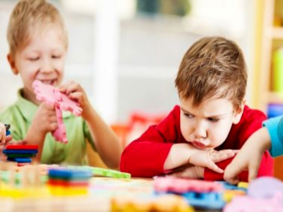 چگونه با کودکان اوتیستیک ارتباط برقرار کنیم؟
