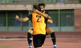 صدرنشین لیگ یک شکست خورد