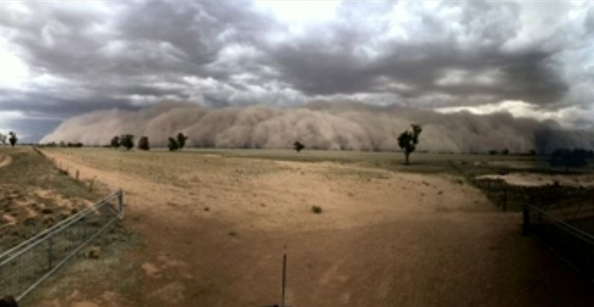 تصاویری هولناک از طوفان شن در استرالیا