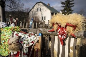 جشن‌های سنتی سال نو در کوه‌های برفی لهستان
