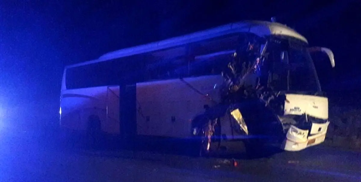 برخورد اتوبوس با کامیونت با ۹ مصدوم در آزادراه تبریز-زنجان