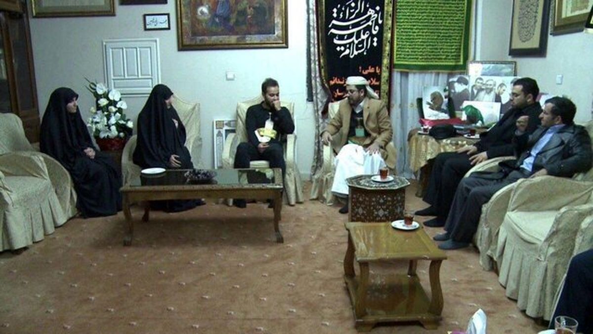 حضور سفیر یمن در منزل سردار شهید سلیمانی
